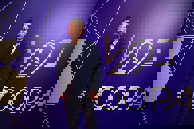2198086