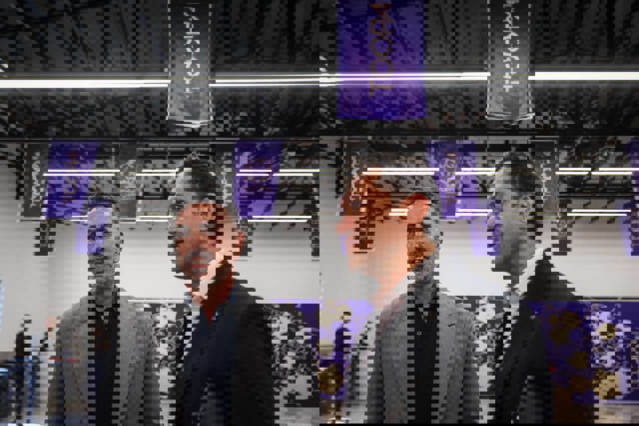 2198093