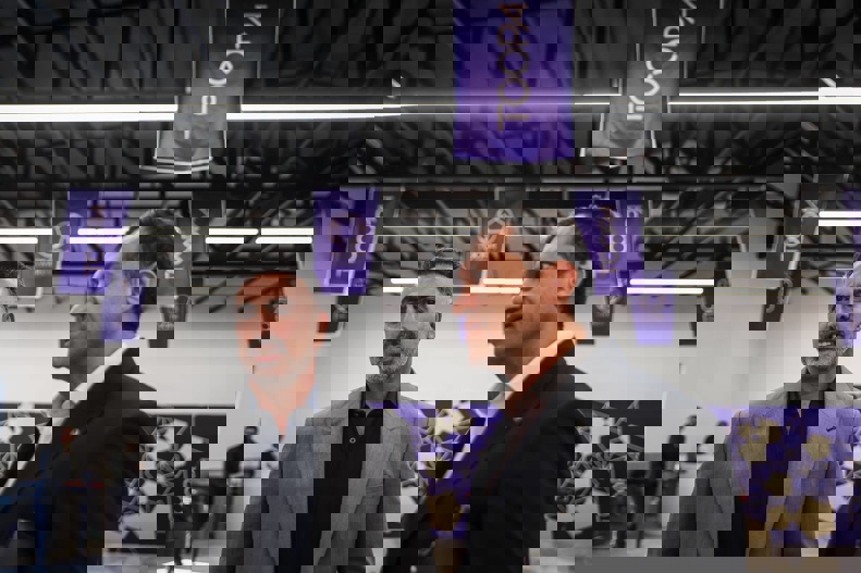 2198093