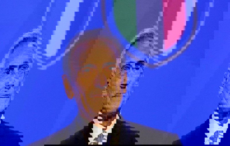 2198059