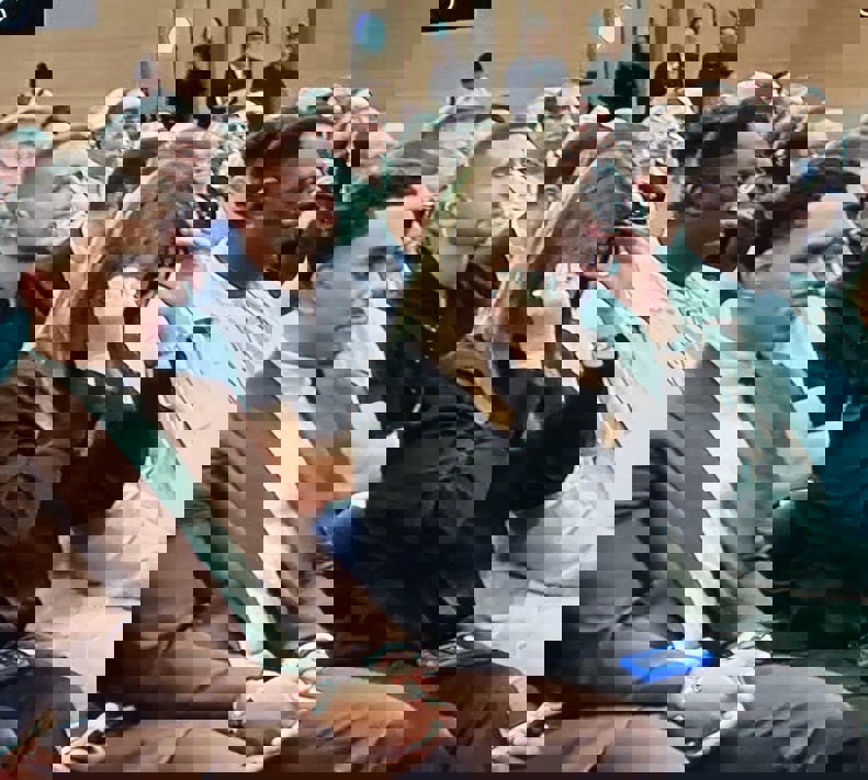 2198302