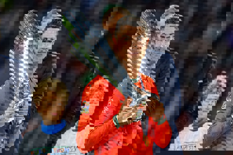 2198352