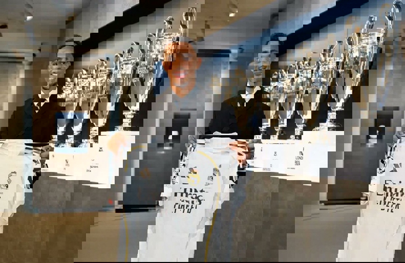 2198330
