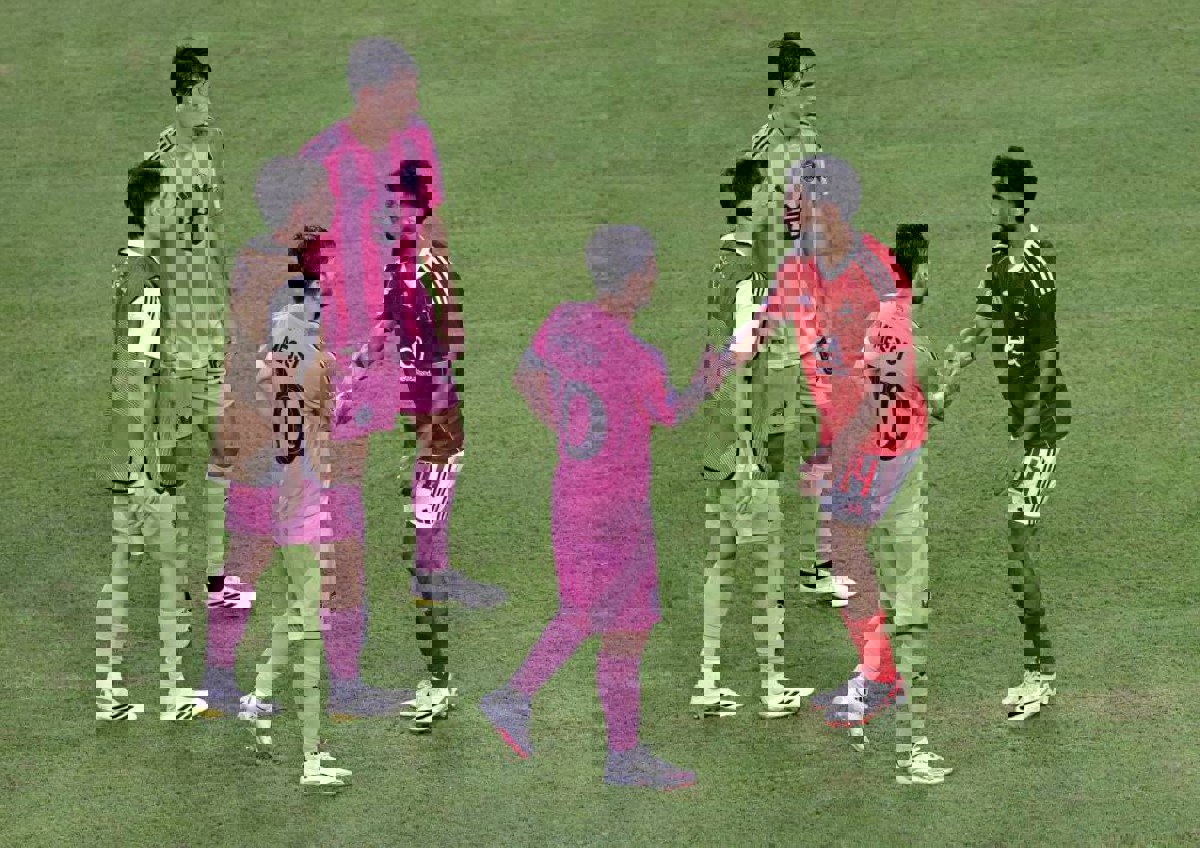 2199129