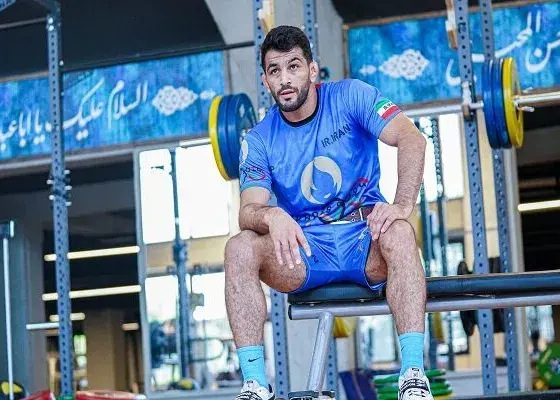 یزدانی: ایران از پای نمی‌افتد، می‌تپد