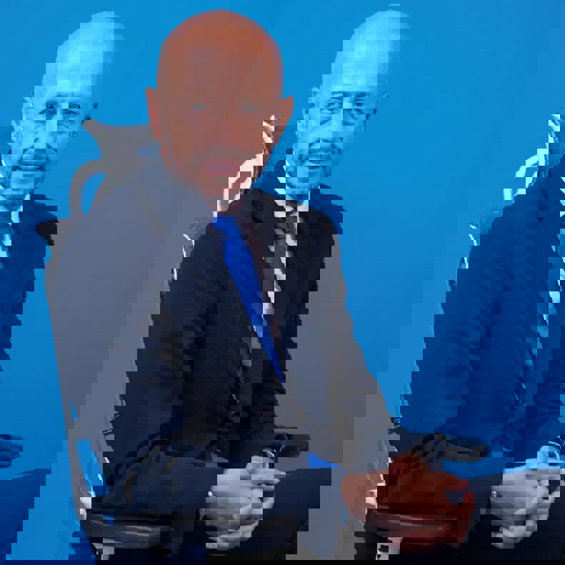 2199683