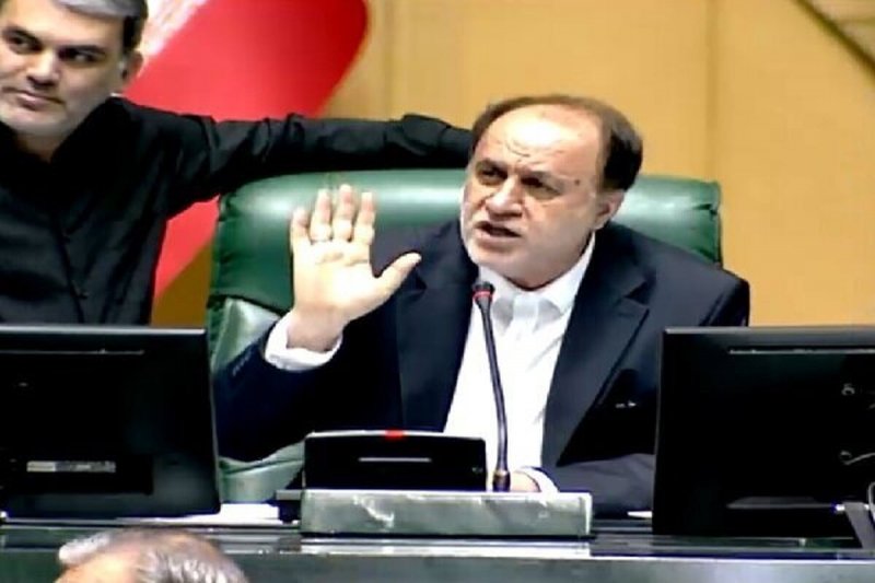 حاجی‌بابایی: ایران در هیچ برهه‌ای از تاریخ در برابر دشمن زانو نزده است