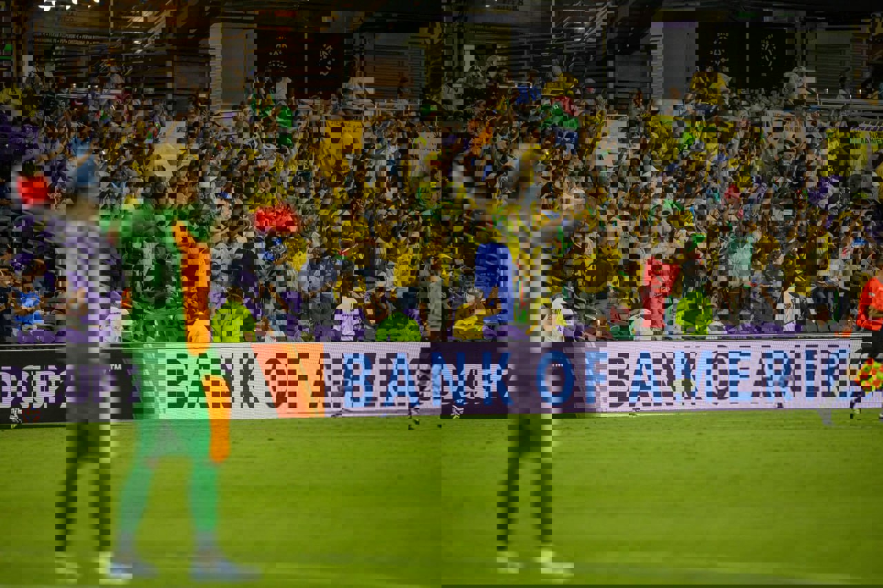 2200056