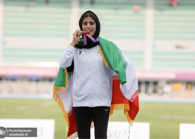 ملت ایران در برابر تهدیدها سر خم نمیکند