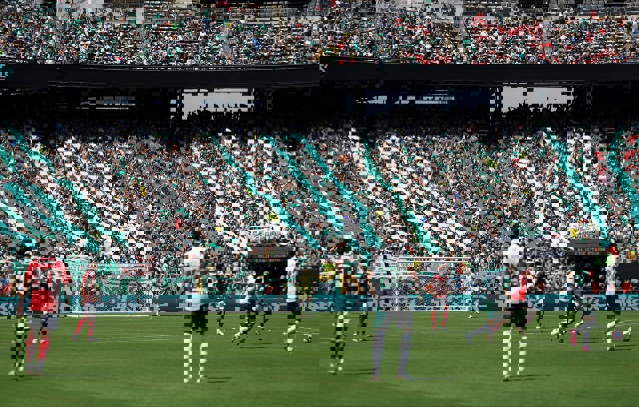 2200470