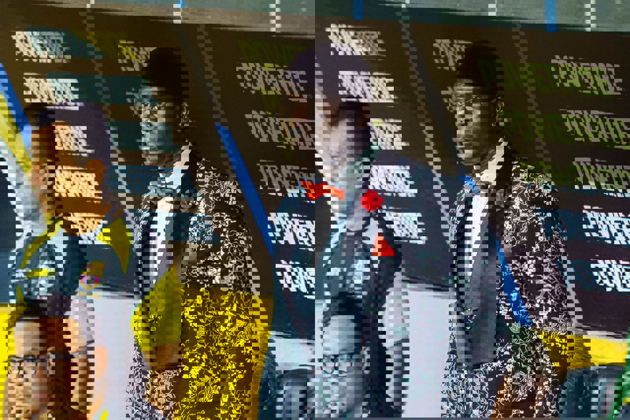2200905
