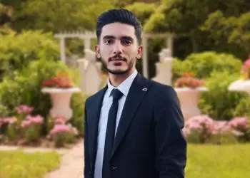 با پرچم پرسپولیس رقصید و برای پرچم ایران جان داد!