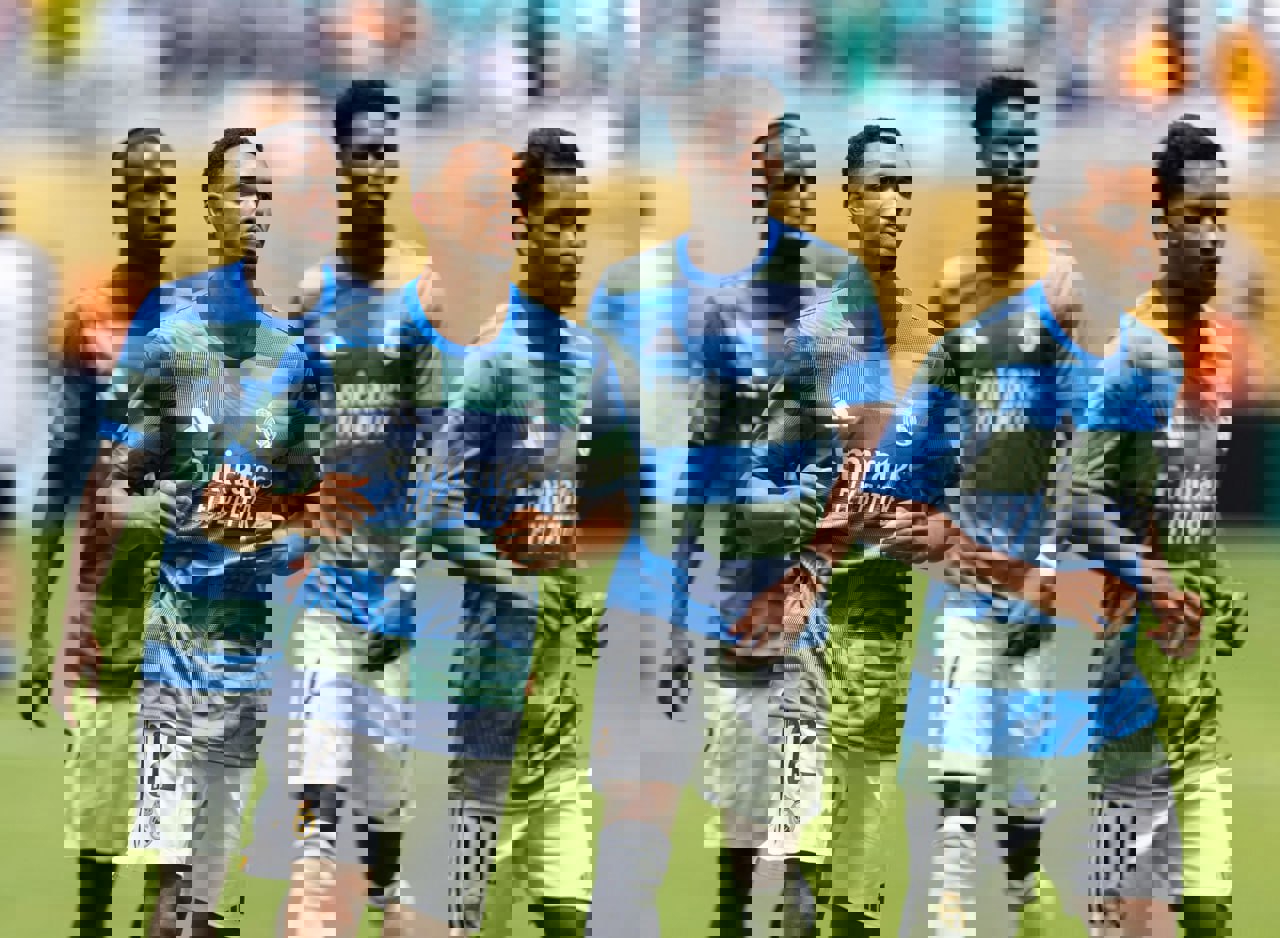 2200744