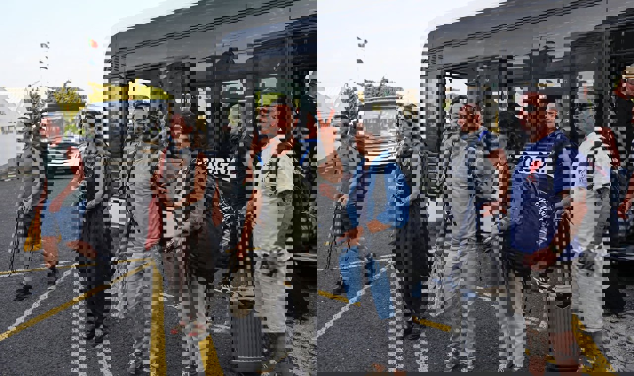 2200894