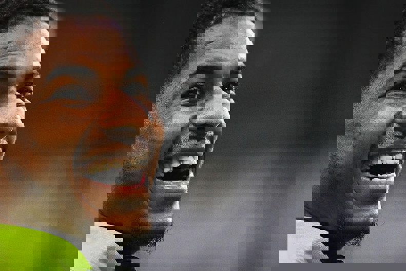 2201327