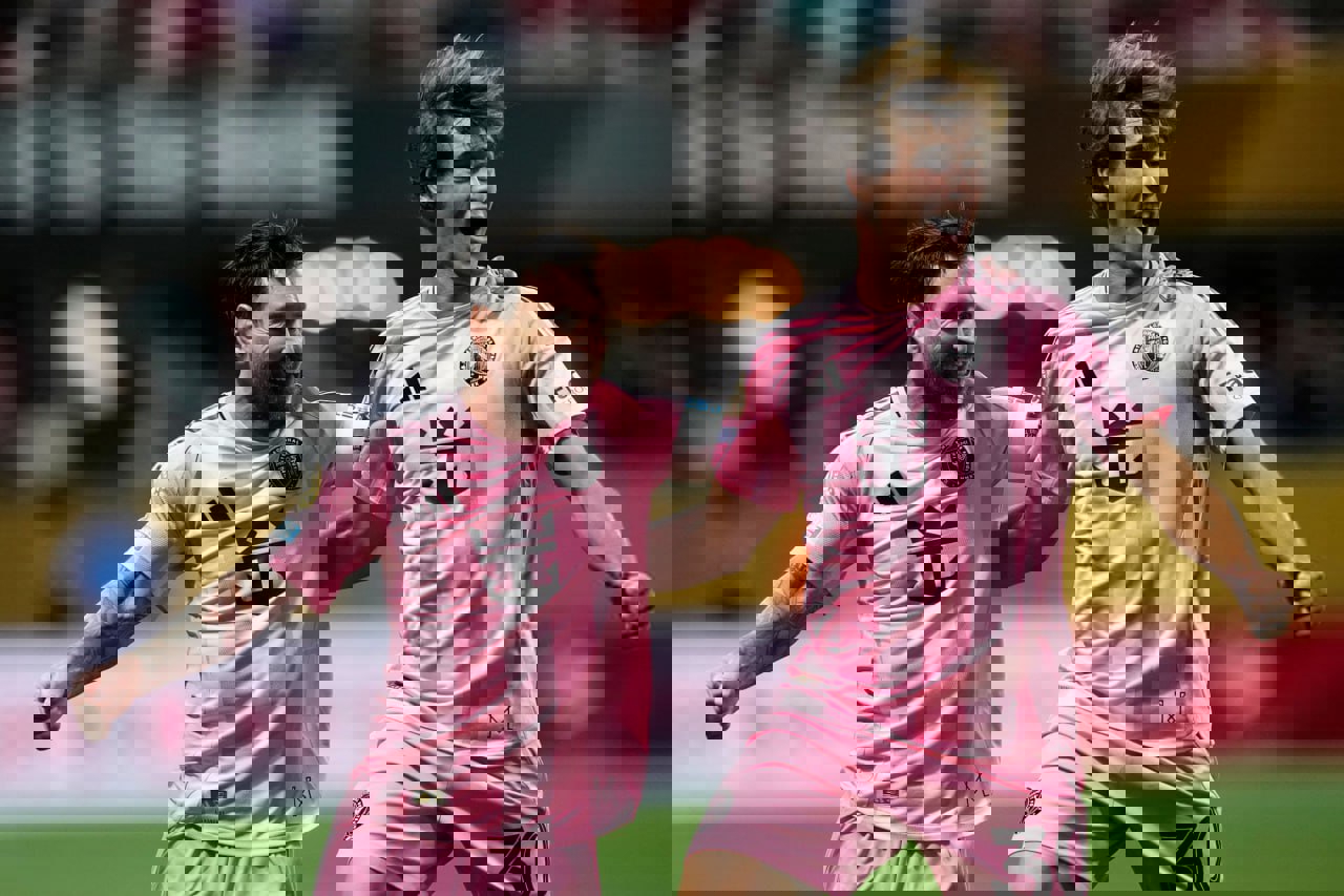 2201171