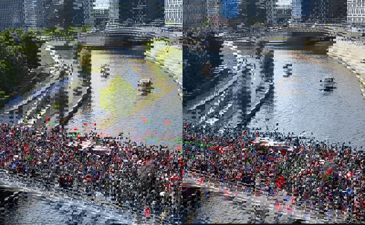 2201242