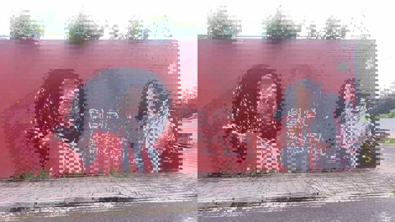 2201571