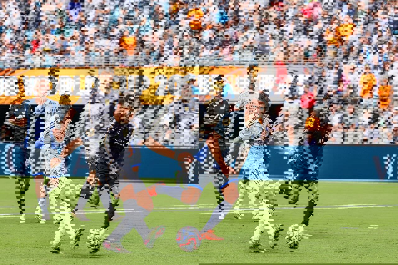 2201704