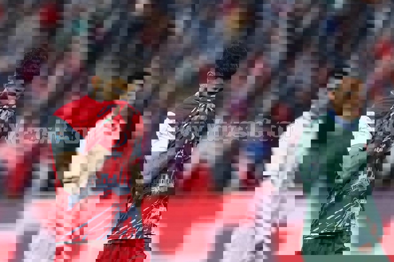 2202282