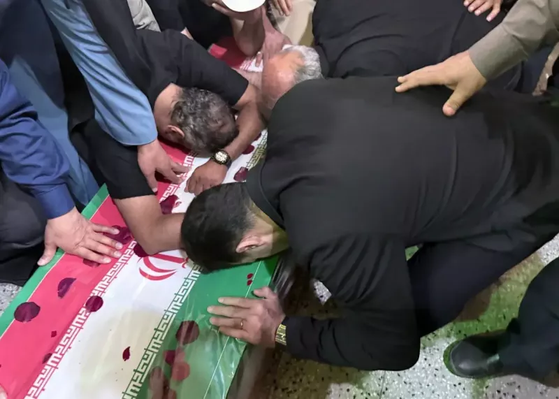 میراسماعیلی: یاد او در ابد در ذهن جامعه جودو می ماند / وداع باشکوه با پیکر شهید جودوکار (عکس)