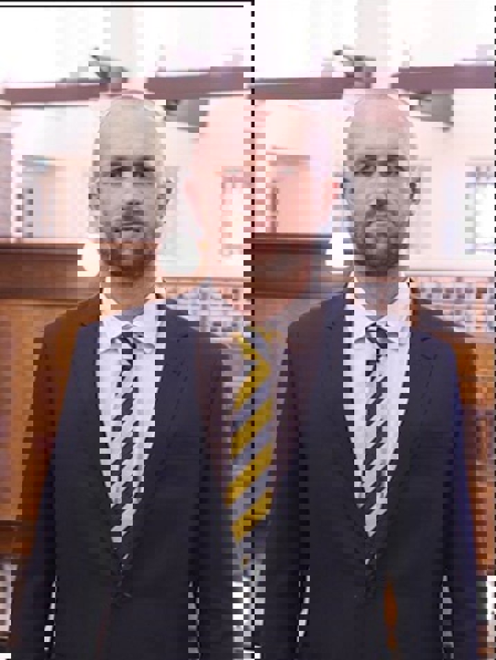 2202329