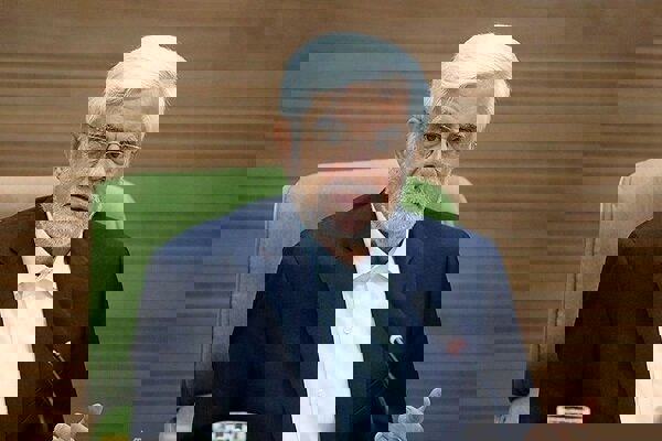 عارف: آتش‌نشانان آرامش‌بخش مردم هستند