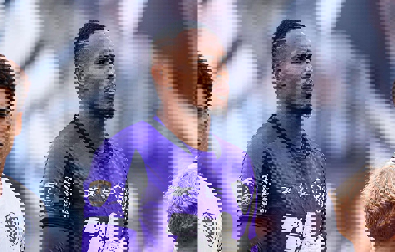 2202596