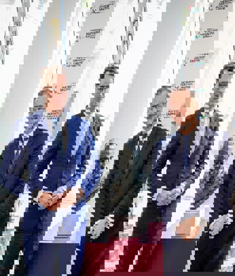 2202620