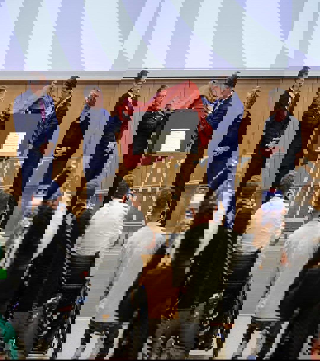 2202621