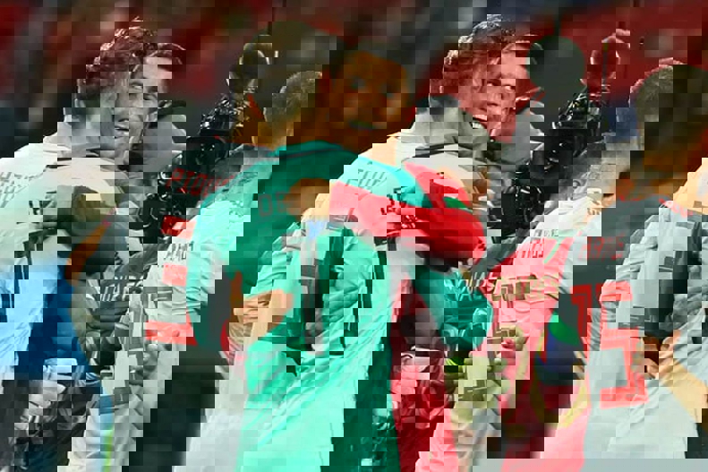 2202687