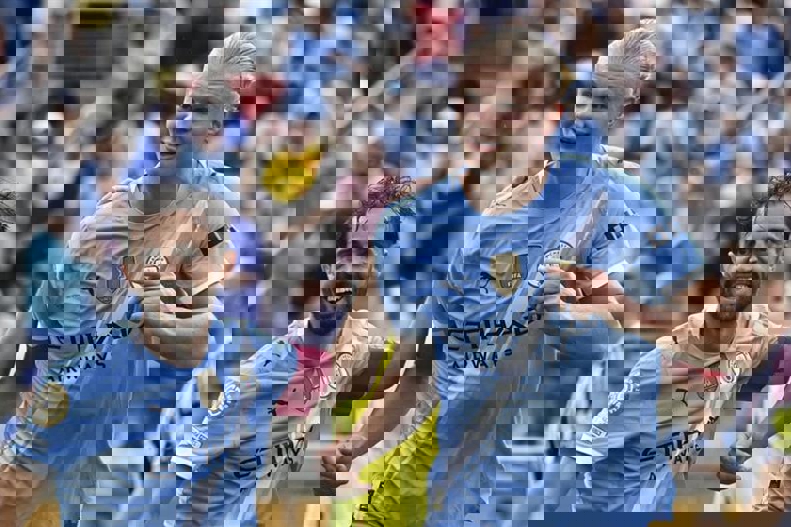2202758