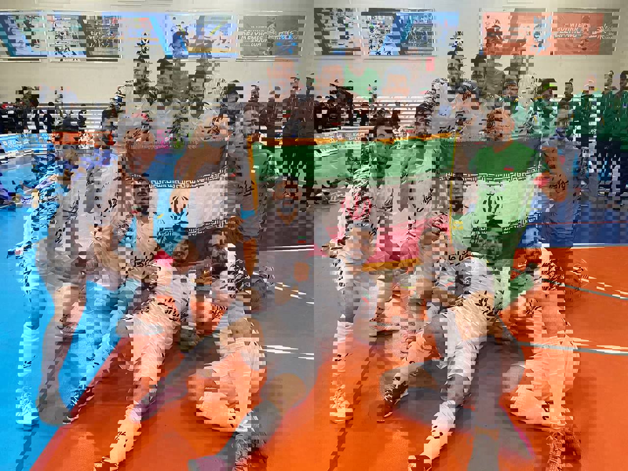 2202940
