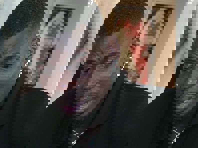 2203195