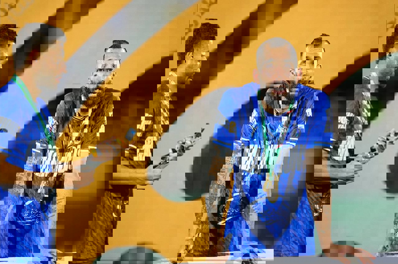 2203221
