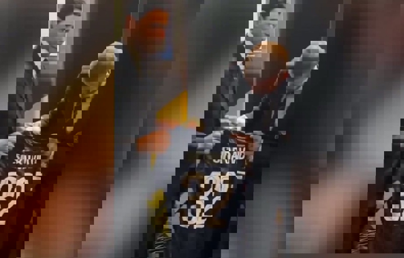 2203529