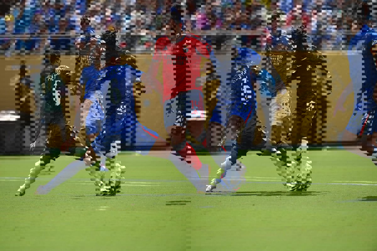 2203257