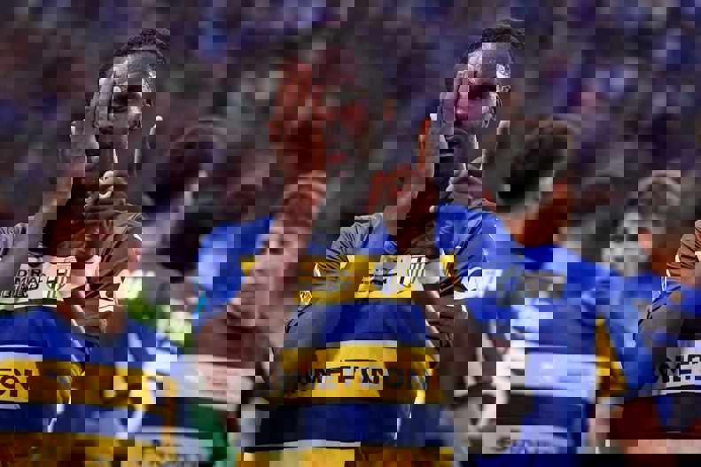 2203271