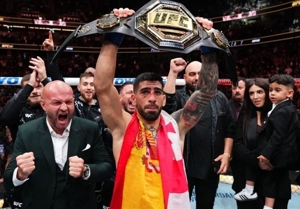 ایلیا توپوریا، قهرمان جدید دسته سبک‌وزن UFC