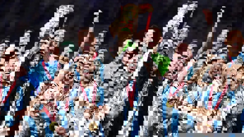 2203358