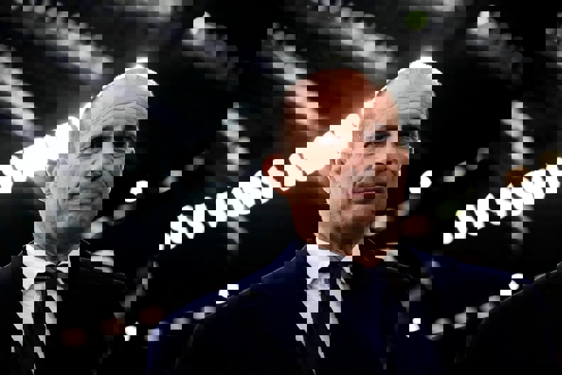 2203368