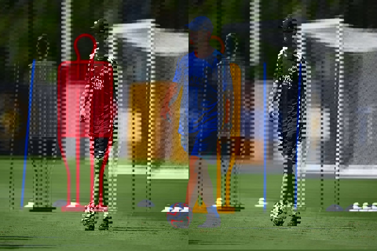 2203563