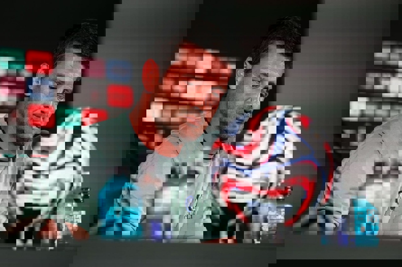 2203827