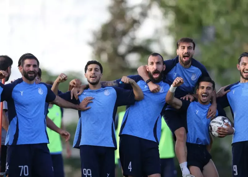ساپینتو با یک تیم ناقص روبرو است / هشت + چهار جای خالی در لیست استقلال!