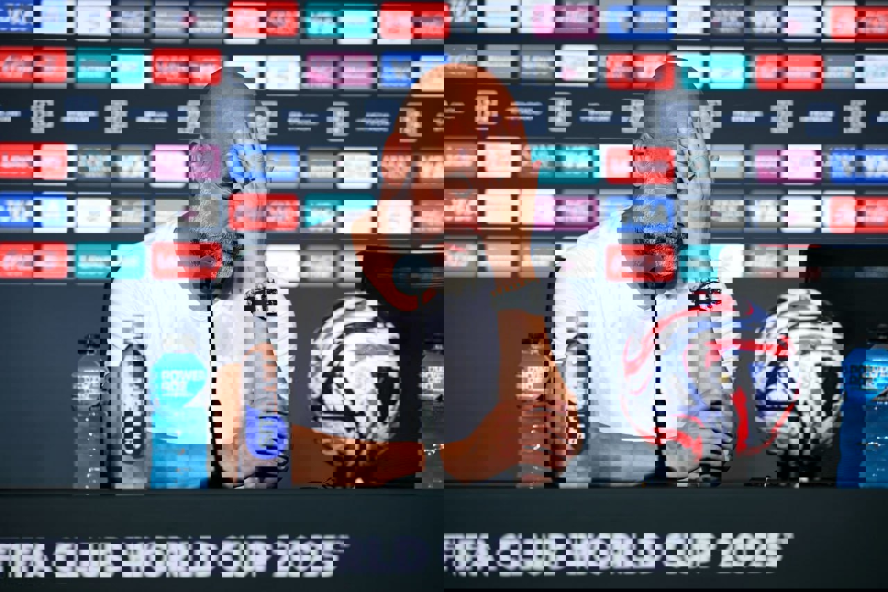 2203935