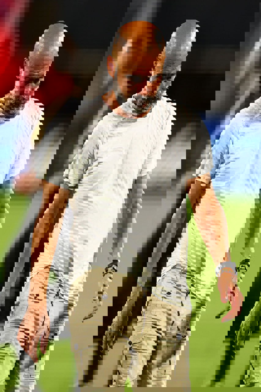 2203933