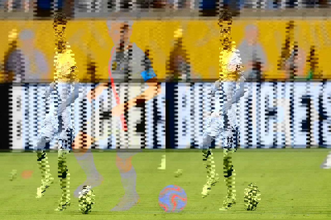 2203861