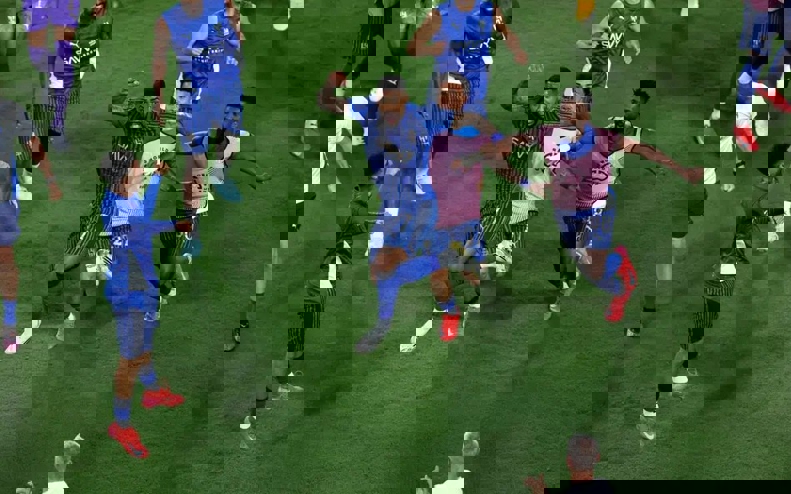 2203852