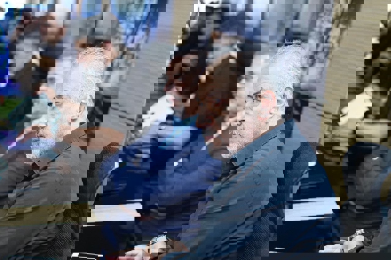 2203961