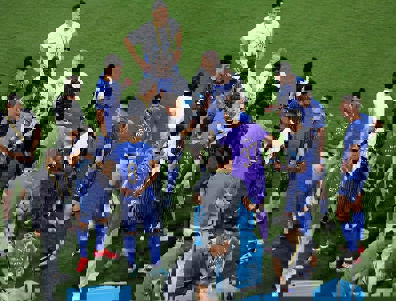 2203972